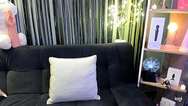 Snapshot of lilly_sweett chatting on 02-23-26, 11:02 lilly sweett online show from 02-23-26, 11:02