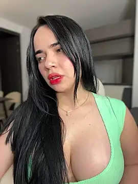 Snapshot of GeorginaJones chatting on 01-22-25, 04:44 GeorginaJones online show from 01-22-25, 04:44