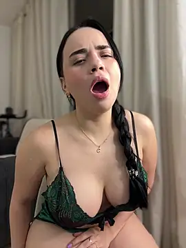 Snapshot of GeorginaJones chatting on 01-30-25, 02:49 GeorginaJones online show from 01-30-25, 02:49