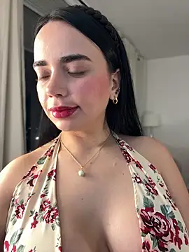 Snapshot of GeorginaJones chatting on 10-10-25, 11:15 GeorginaJones online show from 10-10-25, 11:15