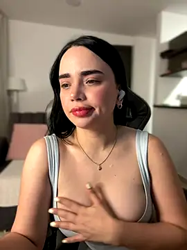 Snapshot of GeorginaJones chatting on 10-16-25, 02:56 GeorginaJones online show from 10-16-25, 02:56