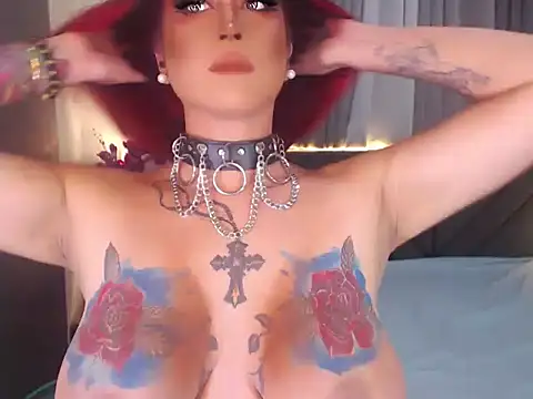 Snapshot of Transdomts4u chatting on 11-18-25, 04:44 Transdomts4u online show from 11-18-25, 04:44