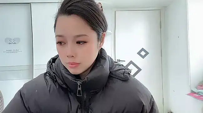 Snapshot of kk_lele chatting on 12-21-24, 05:25 kk lele online show from 12-21-24, 05:25