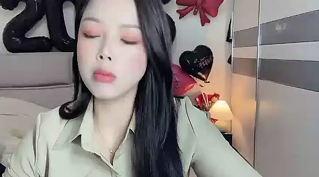 Snapshot of kk_lele chatting on 02-05-25, 07:18 kk lele online show from 02-05-25, 07:18