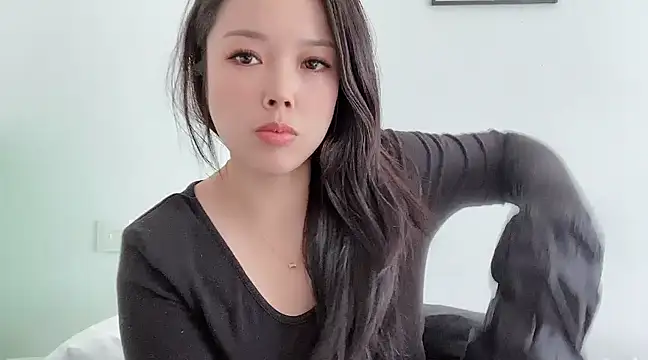 Snapshot of kk_lele chatting on 02-14-25, 03:11 kk lele online show from 02-14-25, 03:11