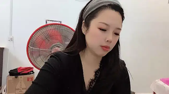 Snapshot of kk_lele chatting on 02-20-25, 05:12 kk lele online show from 02-20-25, 05:12