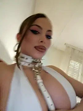 Snapshot of TamaraSavage chatting on 01-12-25, 09:30 TamaraSavage online show from 01-12-25, 09:30