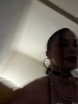 Snapshot of TamaraSavage chatting on 01-28-25, 09:51 TamaraSavage online show from 01-28-25, 09:51