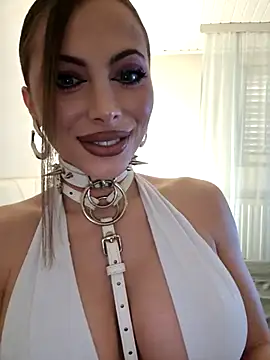 Snapshot of TamaraSavage chatting on 01-30-25, 10:08 TamaraSavage online show from 01-30-25, 10:08