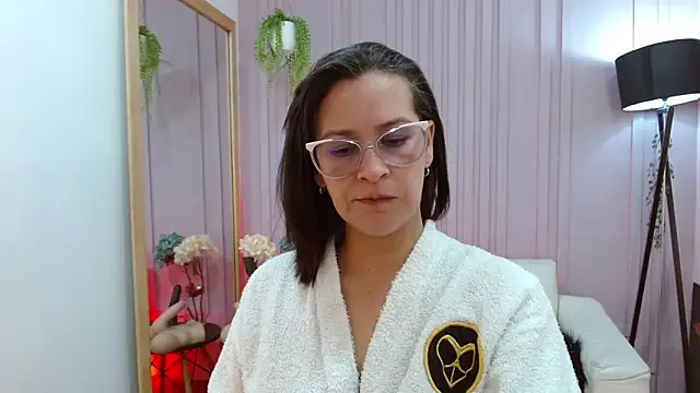 Britney taylor  online show from 01-03-25, 09:47