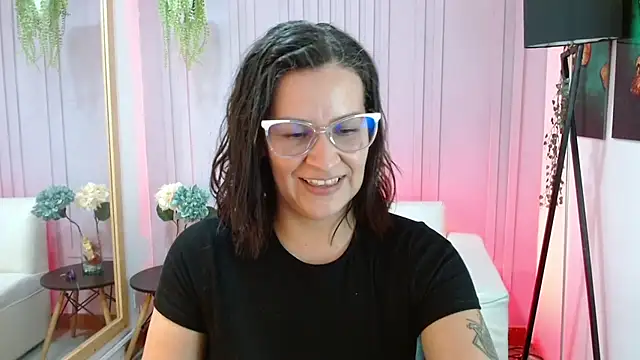 Britney taylor  online show from 02-05-25, 10:01