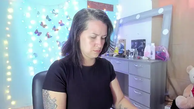 Britney taylor  online show from 02-19-25, 03:49