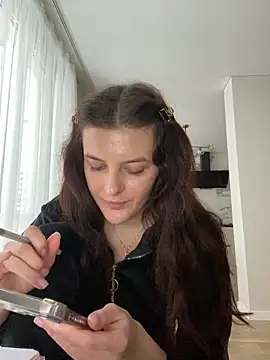 little belucci online show from 12-10-24, 12:05