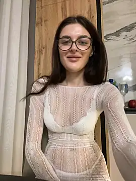 little belucci online show from 12-25-24, 04:54