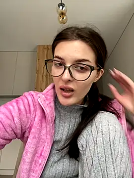 little belucci online show from 10-04-25, 09:07