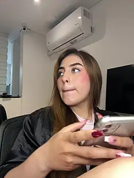 MaddyyLennon online show from 01-07-25, 04:59