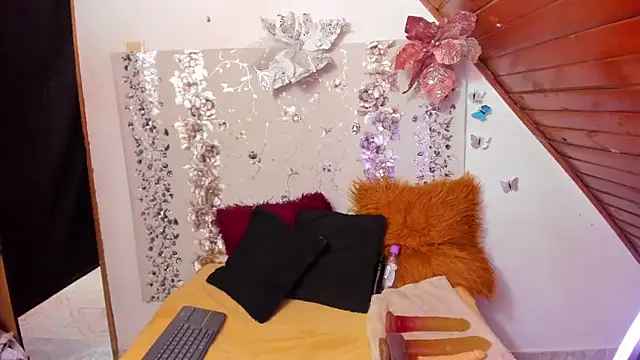 Hannaa32 online show from 03-11-25, 08:31