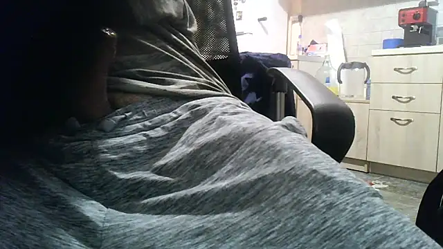 Snapshot of patrasdick94 chatting on 11-29-25, 02:42 patrasdick94 online show from 11-29-25, 02:42