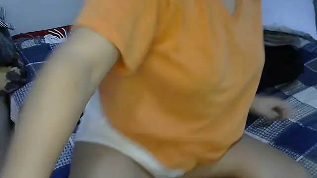 Snapshot of insatiableeee chatting on 12-11-24, 08:18 insatiableeee online show from 12-11-24, 08:18