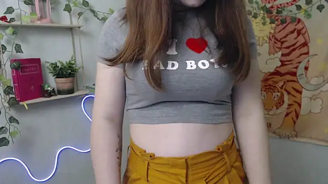 VeryVeryVeryShy  online show from 04-11-26, 07:45