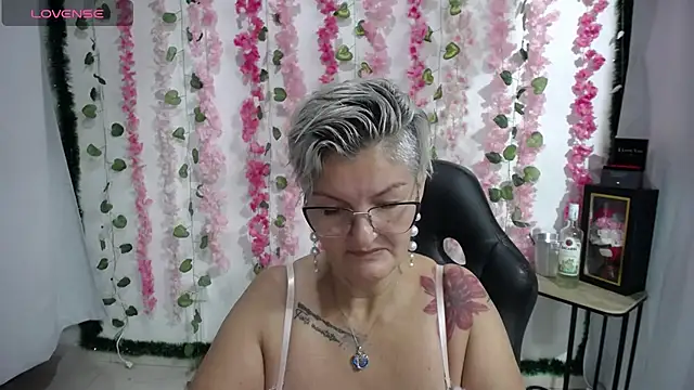 bety-cum2 online show from 02-14-25, 09:24