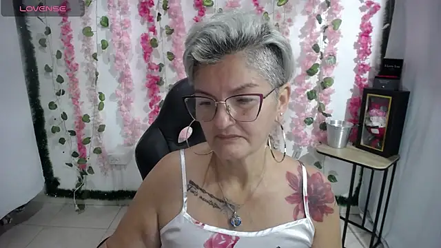 bety-cum2 online show from 02-18-25, 08:27