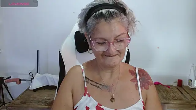 bety-cum2 online show from 04-28-26, 10:42