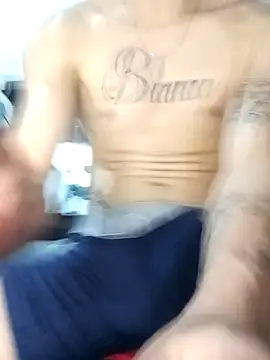 Snapshot of Alex012501 chatting on 01-17-25, 01:36 Alex012501 online show from 01-17-25, 01:36