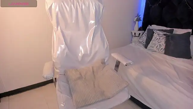 lauren fit online show from 02-28-25, 02:09