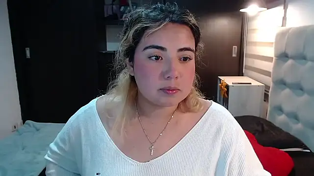 Snapshot of yini_angel chatting on 07-29-26, 02:21 yini angel online show from 07-29-26, 02:21