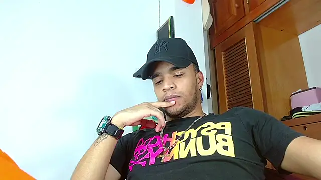 Bigcock 21cm  online show from 02-12-25, 02:03