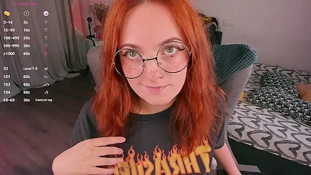 Snapshot of Alice_CutePerv chatting on 09-26-25, 02:32 Alice CutePerv online show from 09-26-25, 02:32