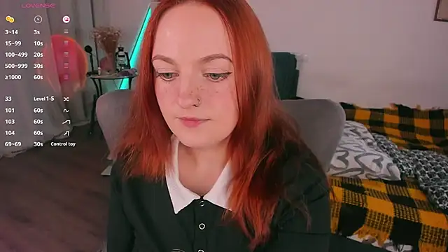 Snapshot of Alice_CutePerv chatting on 10-27-25, 12:31 Alice CutePerv online show from 10-27-25, 12:31