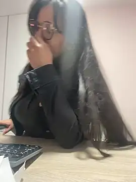 Snapshot of SWEETLILY18 chatting on 12-21-24, 11:01 SWEETLILY18 online show from 12-21-24, 11:01