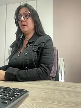 Snapshot of SWEETLILY18 chatting on 12-21-24, 02:04 SWEETLILY18 online show from 12-21-24, 02:04