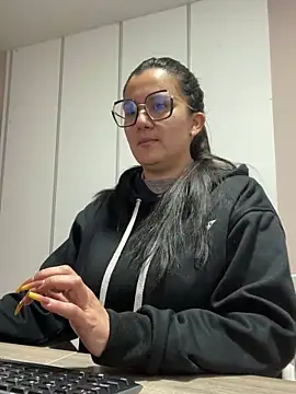 Snapshot of SWEETLILY18 chatting on 12-23-24, 11:14 SWEETLILY18 online show from 12-23-24, 11:14