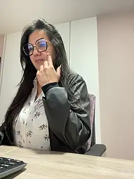 Snapshot of SWEETLILY18 chatting on 12-27-24, 11:06 SWEETLILY18 online show from 12-27-24, 11:06