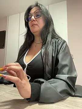 Snapshot of SWEETLILY18 chatting on 01-03-25, 11:57 SWEETLILY18 online show from 01-03-25, 11:57