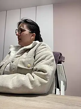 Snapshot of SWEETLILY18 chatting on 01-07-25, 11:16 SWEETLILY18 online show from 01-07-25, 11:16