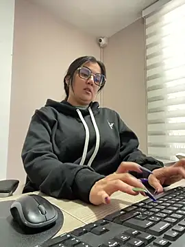 Snapshot of SWEETLILY18 chatting on 01-13-25, 01:28 SWEETLILY18 online show from 01-13-25, 01:28