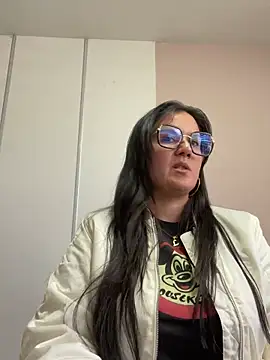 Snapshot of SWEETLILY18 chatting on 01-23-25, 02:50 SWEETLILY18 online show from 01-23-25, 02:50