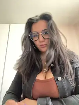 Snapshot of SWEETLILY18 chatting on 01-25-25, 02:47 SWEETLILY18 online show from 01-25-25, 02:47