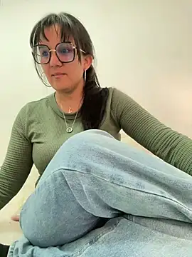 Snapshot of SWEETLILY18 chatting on 01-27-25, 09:33 SWEETLILY18 online show from 01-27-25, 09:33