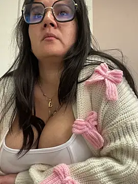 Snapshot of SWEETLILY18 chatting on 01-28-25, 02:31 SWEETLILY18 online show from 01-28-25, 02:31