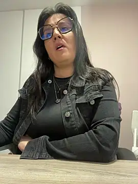 Snapshot of SWEETLILY18 chatting on 02-01-25, 11:32 SWEETLILY18 online show from 02-01-25, 11:32