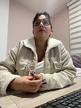 Snapshot of SWEETLILY18 chatting on 02-05-25, 11:23 SWEETLILY18 online show from 02-05-25, 11:23