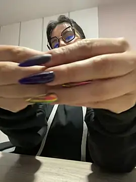 Snapshot of SWEETLILY18 chatting on 02-07-25, 11:12 SWEETLILY18 online show from 02-07-25, 11:12