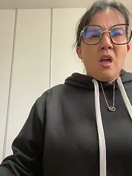 Snapshot of SWEETLILY18 chatting on 02-07-25, 02:26 SWEETLILY18 online show from 02-07-25, 02:26