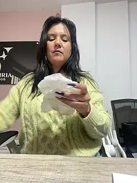 Snapshot of SWEETLILY18 chatting on 02-09-25, 03:01 SWEETLILY18 online show from 02-09-25, 03:01