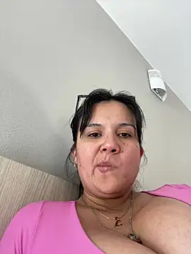 Snapshot of SWEETLILY18 chatting on 02-15-25, 04:34 SWEETLILY18 online show from 02-15-25, 04:34